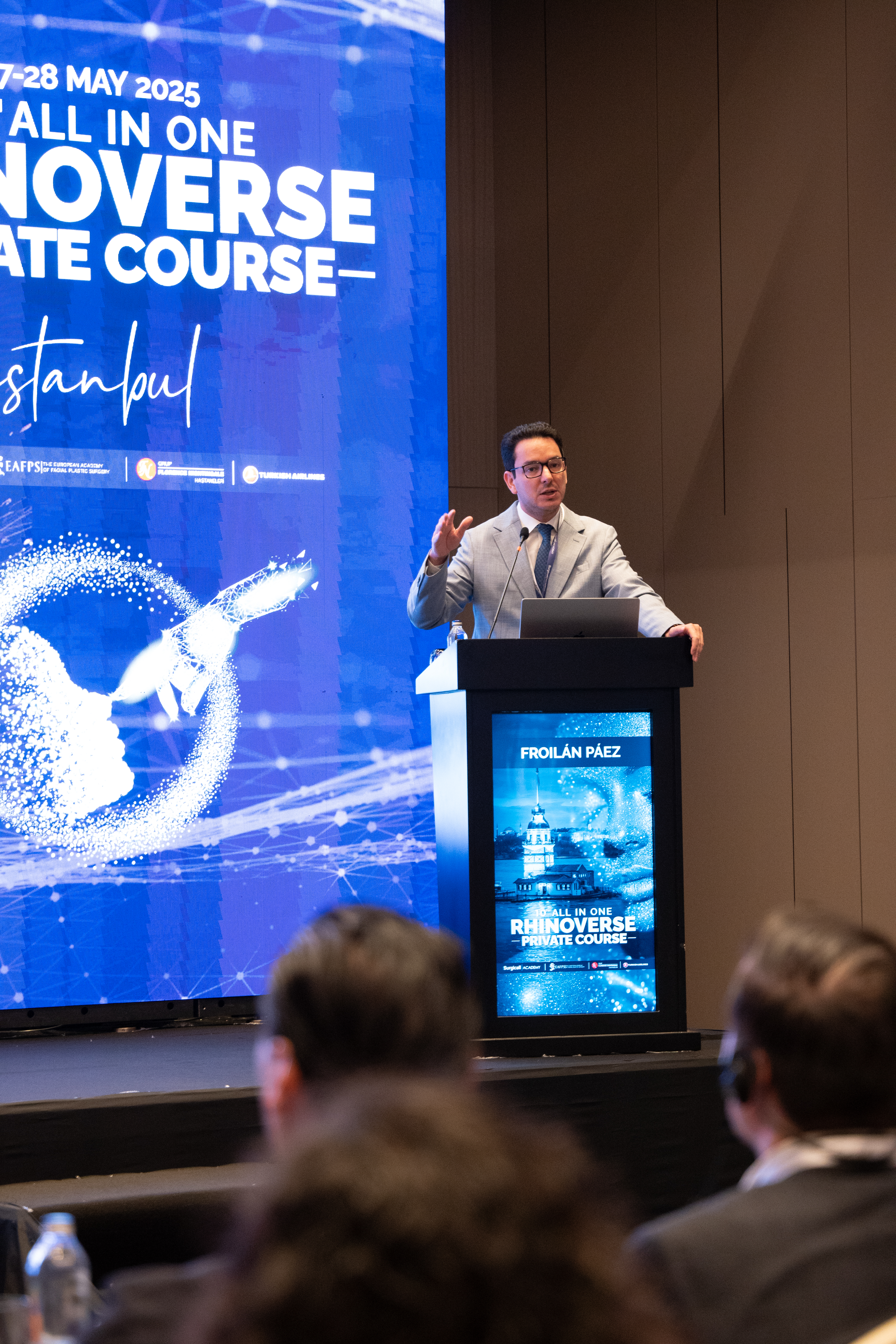 Ponencia académica de alto nivel